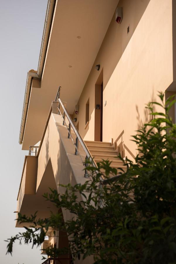 Akrotiri Sea View Suites Exterior photo